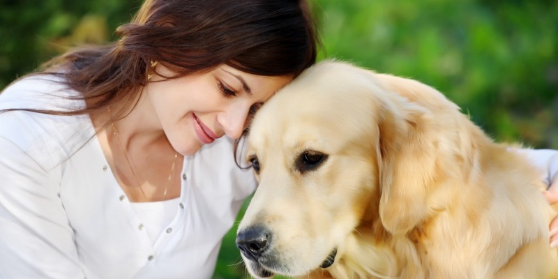 Frau mit Hund